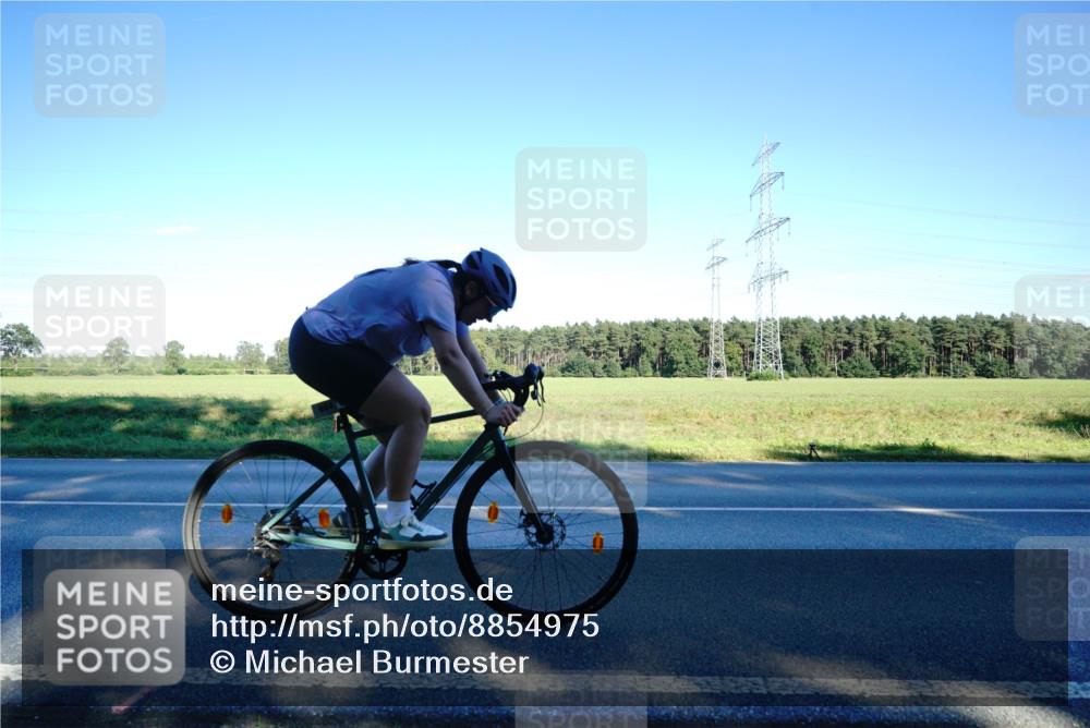 07.09.2025 - 19. Norderstedt Triathlon Michael Burmester http://msf.ph/oto/8854975 07.09.2025 16:34:03 Radfahren 944 meine-sportfotos.de