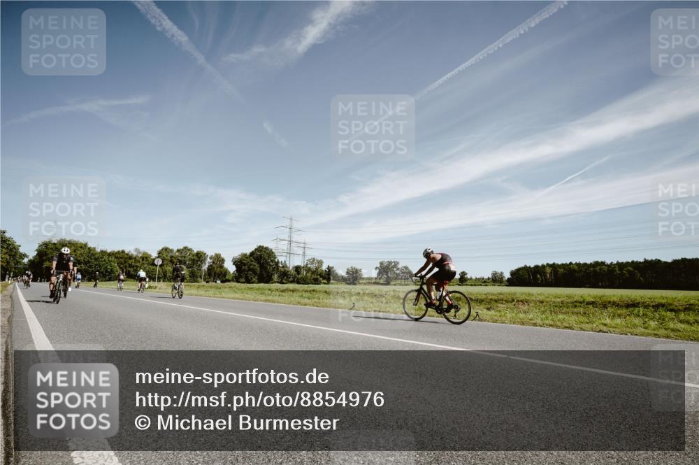 07.09.2025 - 19. Norderstedt Triathlon Michael Burmester http://msf.ph/oto/8854976 07.09.2025 12:03:00 Radfahren 253, 282, 826 meine-sportfotos.de
