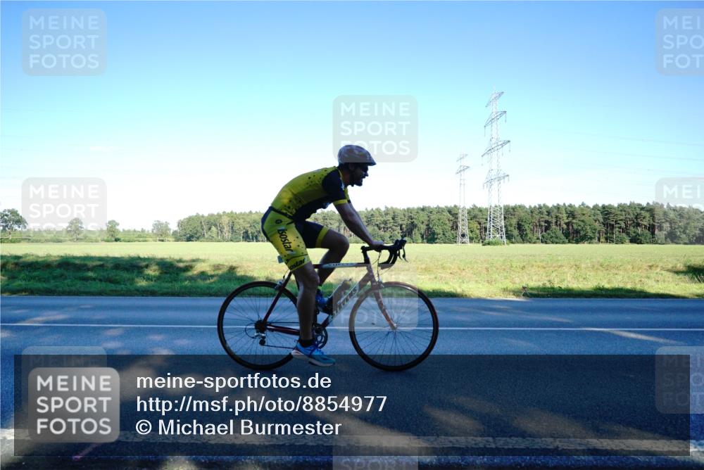 07.09.2025 - 19. Norderstedt Triathlon Michael Burmester http://msf.ph/oto/8854977 07.09.2025 16:34:24 Radfahren 935 meine-sportfotos.de