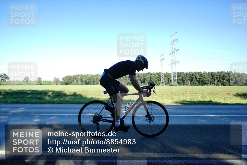 07.09.2025 - 19. Norderstedt Triathlon Michael Burmester http://msf.ph/oto/8854983 07.09.2025 16:35:06 Radfahren 386, 1420 meine-sportfotos.de