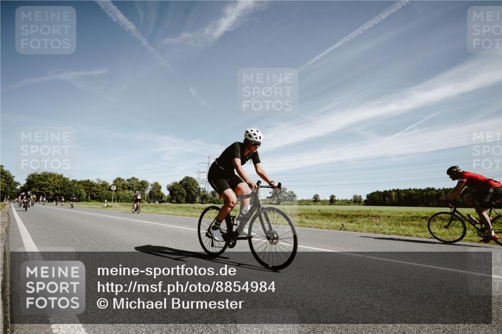 07.09.2025 - 19. Norderstedt Triathlon Michael Burmester http://msf.ph/oto/8854984 07.09.2025 12:03:02 Radfahren 207, 253, 282 meine-sportfotos.de