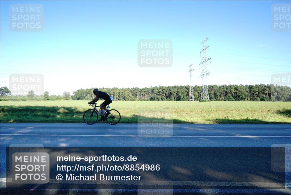 07.09.2025 - 19. Norderstedt Triathlon Michael Burmester http://msf.ph/oto/8854986 07.09.2025 16:35:34 Radfahren  meine-sportfotos.de