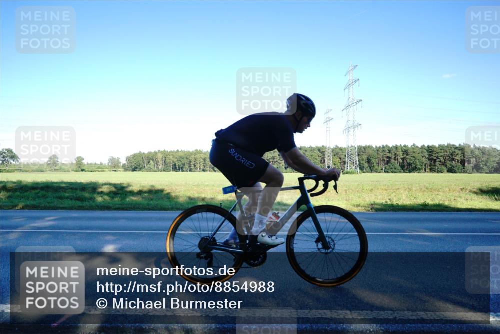 07.09.2025 - 19. Norderstedt Triathlon Michael Burmester http://msf.ph/oto/8854988 07.09.2025 16:35:50 Radfahren 381 meine-sportfotos.de