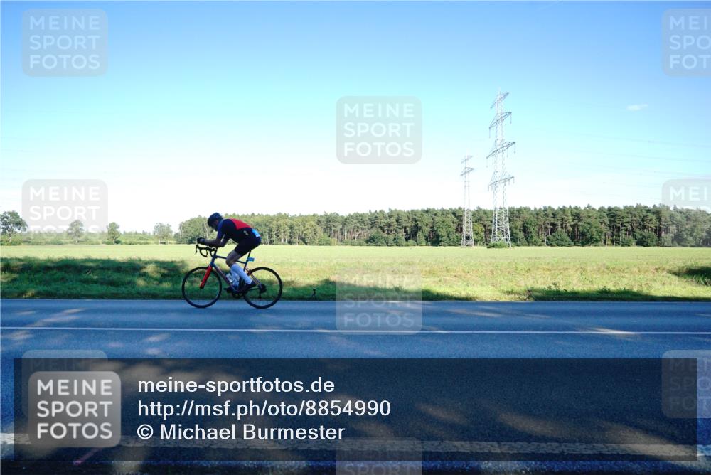 07.09.2025 - 19. Norderstedt Triathlon Michael Burmester http://msf.ph/oto/8854990 07.09.2025 16:35:58 Radfahren  meine-sportfotos.de