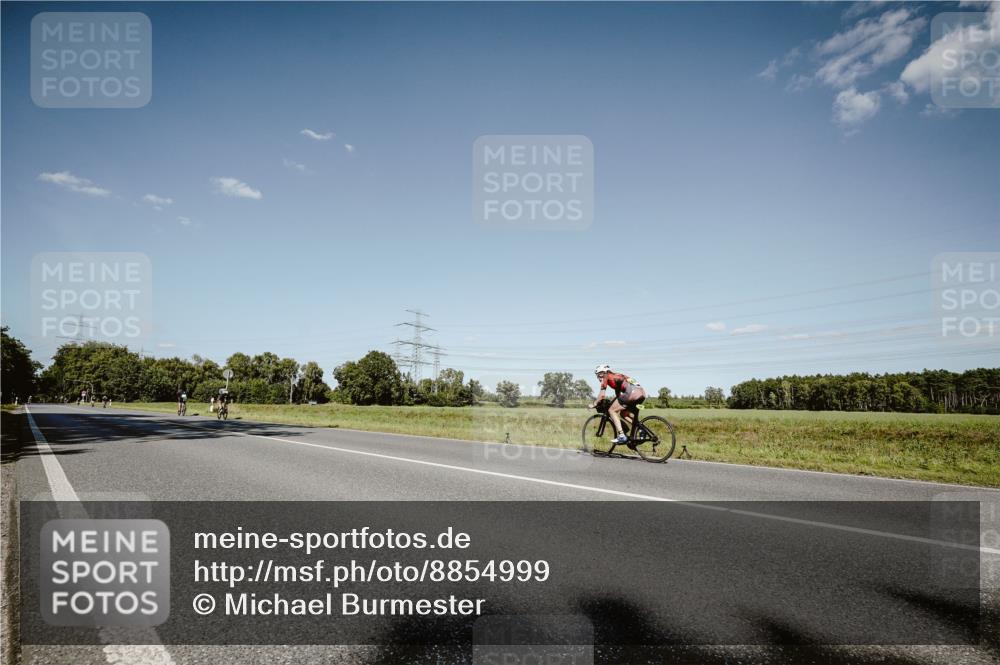07.09.2025 - 19. Norderstedt Triathlon Michael Burmester http://msf.ph/oto/8854999 07.09.2025 15:06:03 Radfahren  meine-sportfotos.de