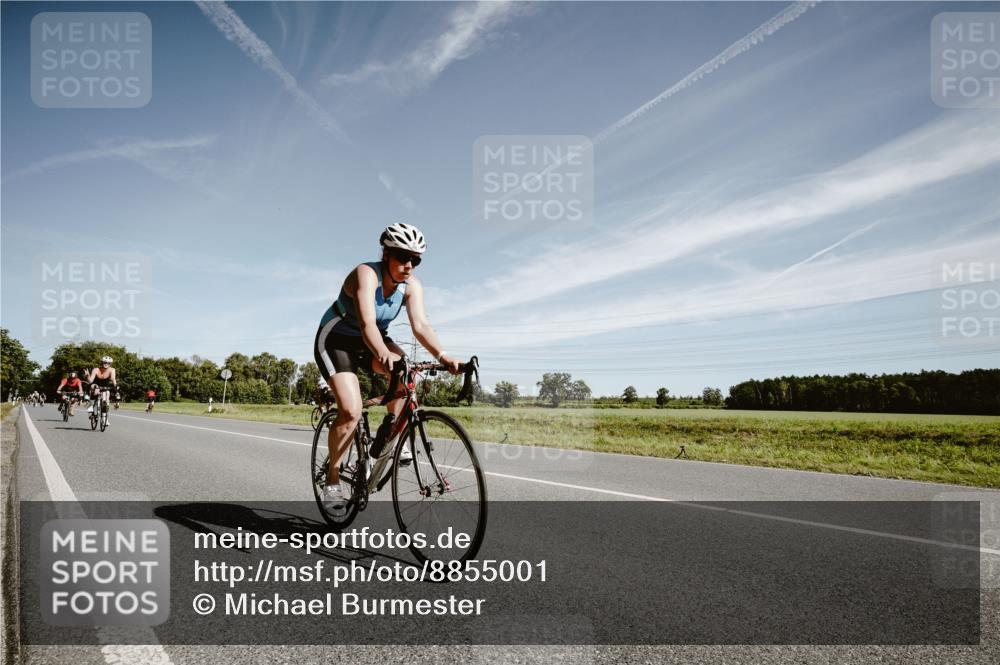 07.09.2025 - 19. Norderstedt Triathlon Michael Burmester http://msf.ph/oto/8855001 07.09.2025 12:03:08 Radfahren 207, 793, 1244, 1247, 1251, 1307 meine-sportfotos.de
