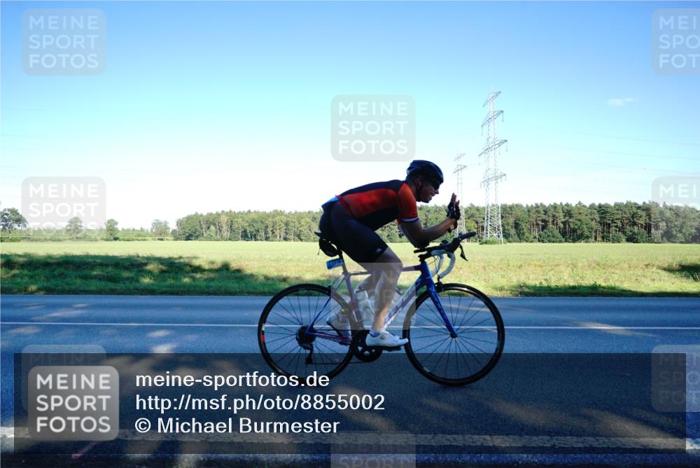 07.09.2025 - 19. Norderstedt Triathlon Michael Burmester http://msf.ph/oto/8855002 07.09.2025 16:36:34 Radfahren 412 meine-sportfotos.de