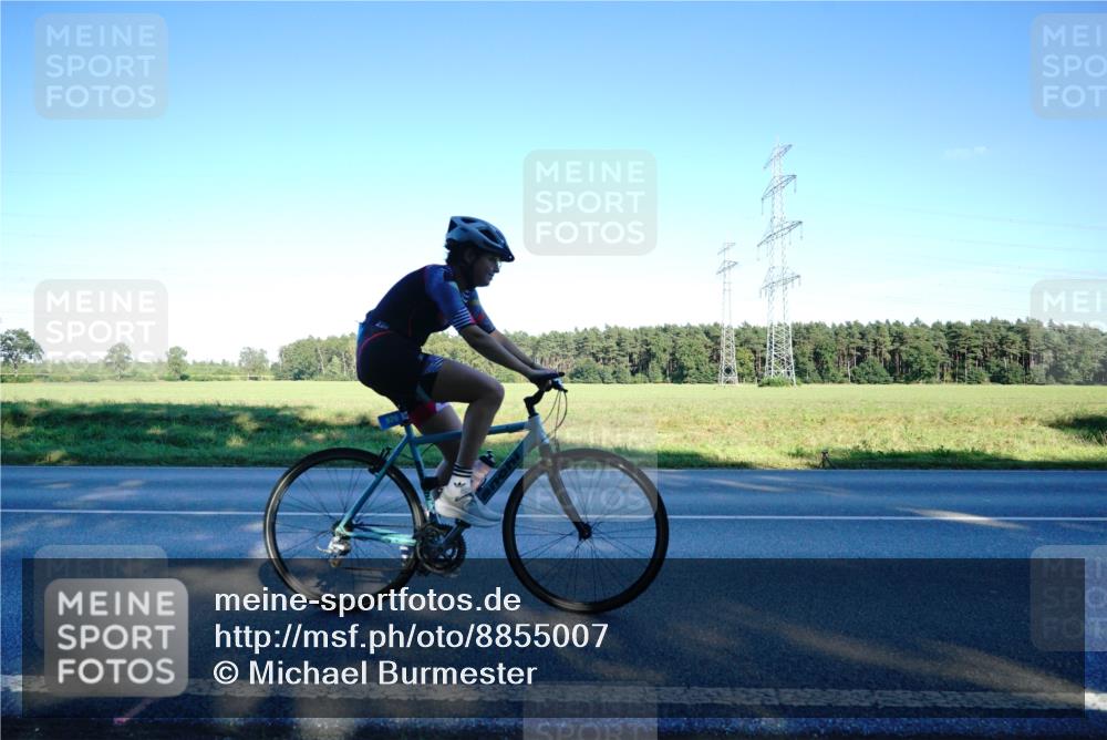 07.09.2025 - 19. Norderstedt Triathlon Michael Burmester http://msf.ph/oto/8855007 07.09.2025 16:37:06 Radfahren 926 meine-sportfotos.de