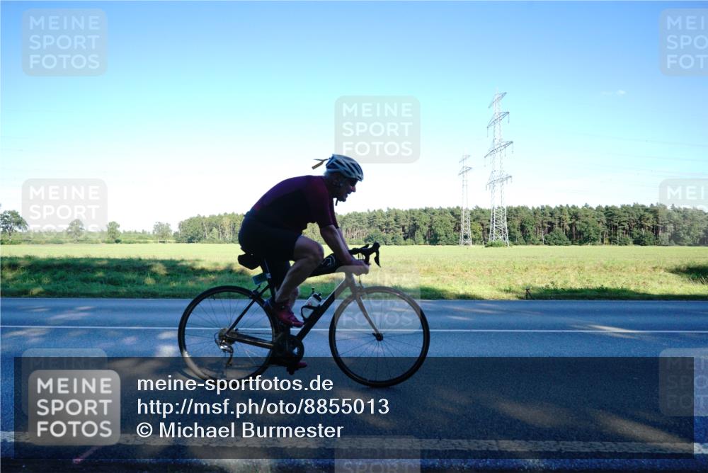 07.09.2025 - 19. Norderstedt Triathlon Michael Burmester http://msf.ph/oto/8855013 07.09.2025 16:37:31 Radfahren 1515 meine-sportfotos.de