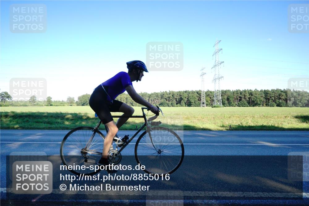 07.09.2025 - 19. Norderstedt Triathlon Michael Burmester http://msf.ph/oto/8855016 07.09.2025 16:37:46 Radfahren 1452 meine-sportfotos.de
