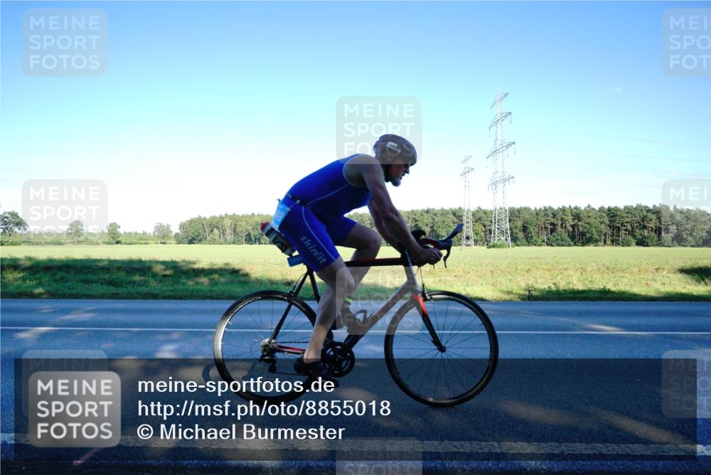 07.09.2025 - 19. Norderstedt Triathlon Michael Burmester http://msf.ph/oto/8855018 07.09.2025 16:37:57 Radfahren 1449 meine-sportfotos.de