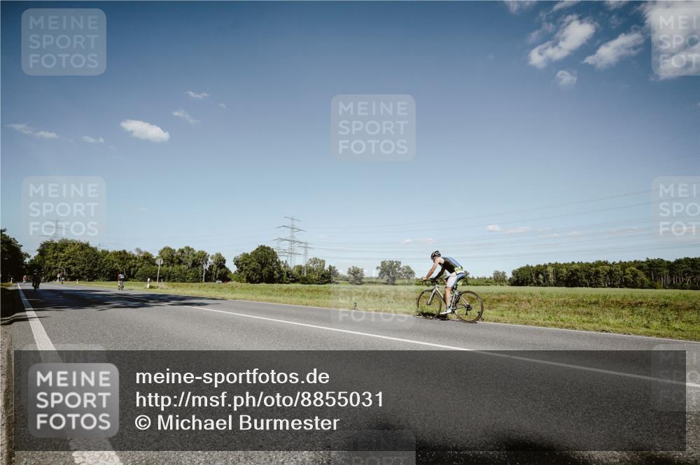 07.09.2025 - 19. Norderstedt Triathlon Michael Burmester http://msf.ph/oto/8855031 07.09.2025 15:06:37 Radfahren 427 meine-sportfotos.de