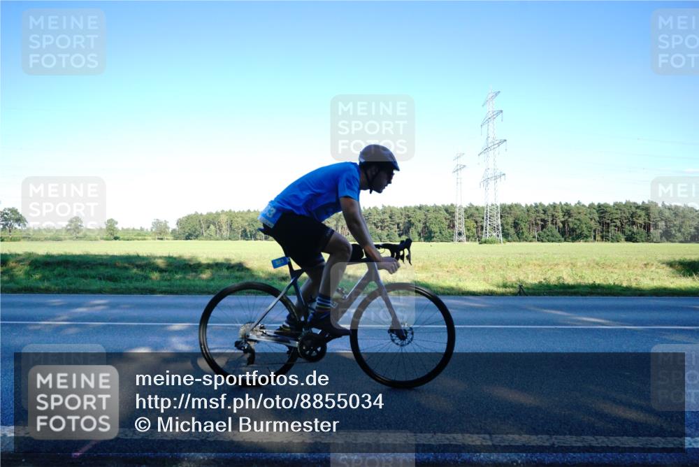 07.09.2025 - 19. Norderstedt Triathlon Michael Burmester http://msf.ph/oto/8855034 07.09.2025 16:39:59 Radfahren 383 meine-sportfotos.de