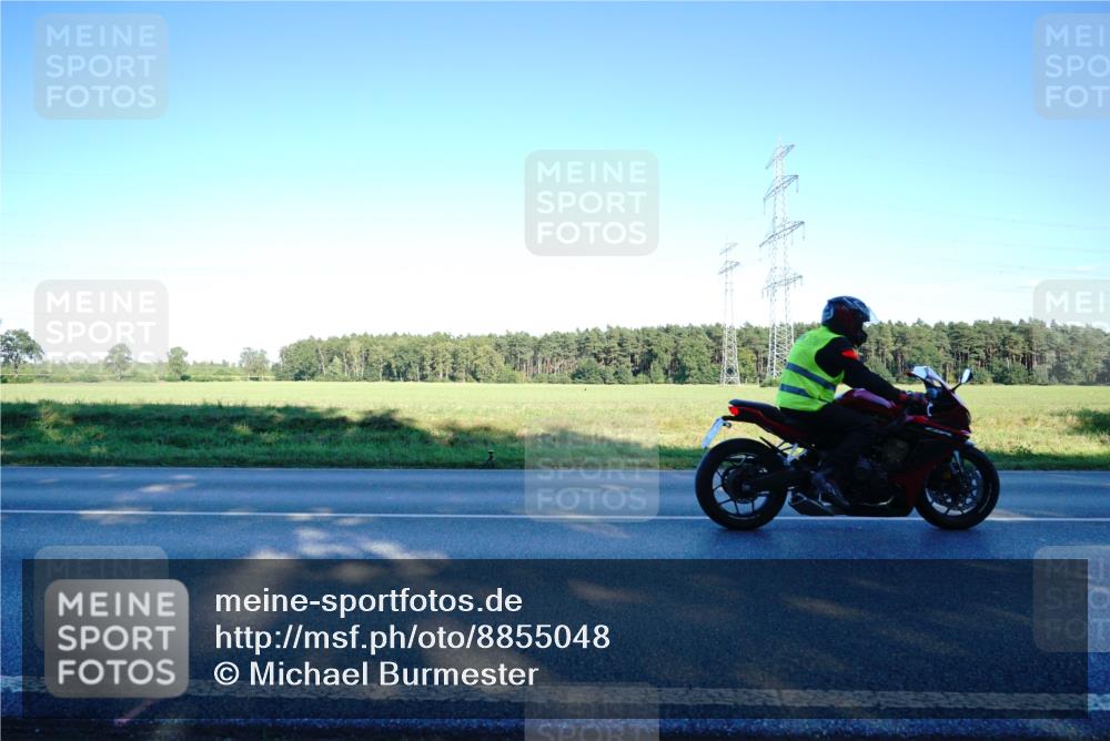 07.09.2025 - 19. Norderstedt Triathlon Michael Burmester http://msf.ph/oto/8855048 07.09.2025 16:41:32 Radfahren  meine-sportfotos.de