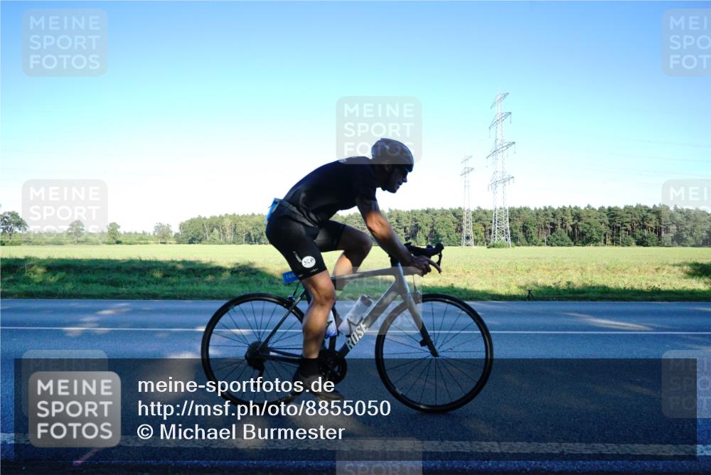 07.09.2025 - 19. Norderstedt Triathlon Michael Burmester http://msf.ph/oto/8855050 07.09.2025 16:43:12 Radfahren 1448 meine-sportfotos.de