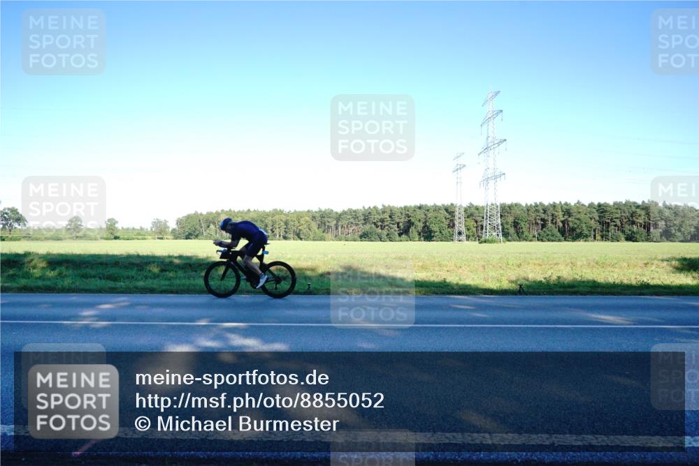 07.09.2025 - 19. Norderstedt Triathlon Michael Burmester http://msf.ph/oto/8855052 07.09.2025 16:43:16 Radfahren 1448 meine-sportfotos.de