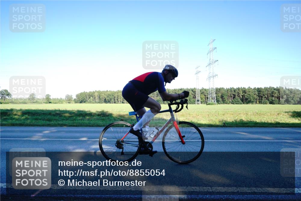 07.09.2025 - 19. Norderstedt Triathlon Michael Burmester http://msf.ph/oto/8855054 07.09.2025 16:43:28 Radfahren 371 meine-sportfotos.de