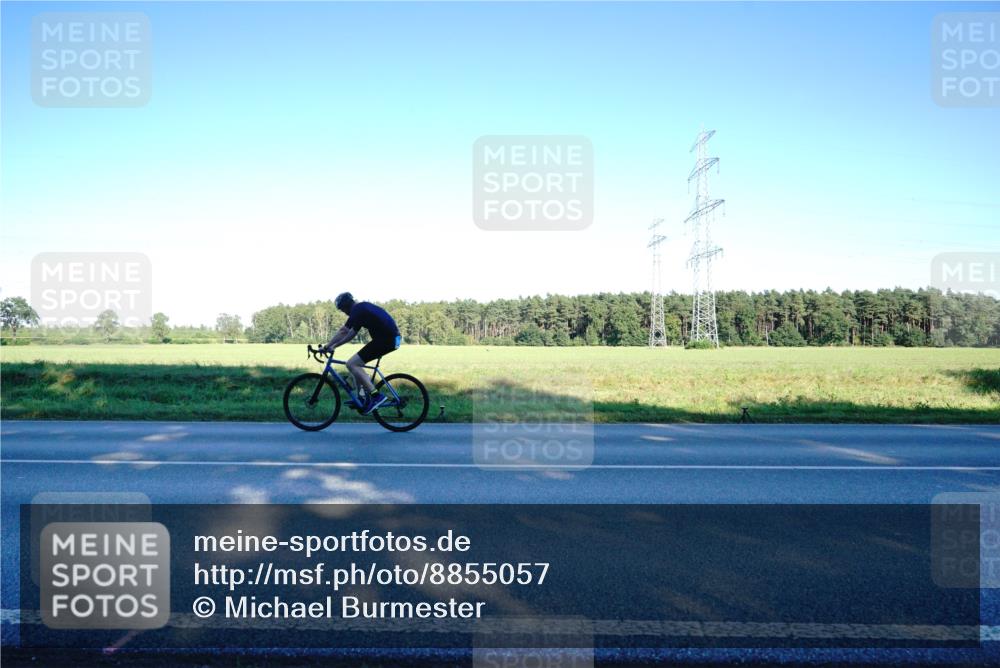 07.09.2025 - 19. Norderstedt Triathlon Michael Burmester http://msf.ph/oto/8855057 07.09.2025 16:43:40 Radfahren  meine-sportfotos.de