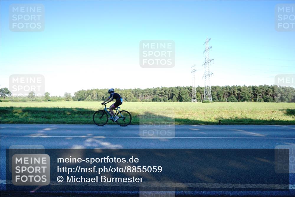 07.09.2025 - 19. Norderstedt Triathlon Michael Burmester http://msf.ph/oto/8855059 07.09.2025 16:43:42 Radfahren  meine-sportfotos.de