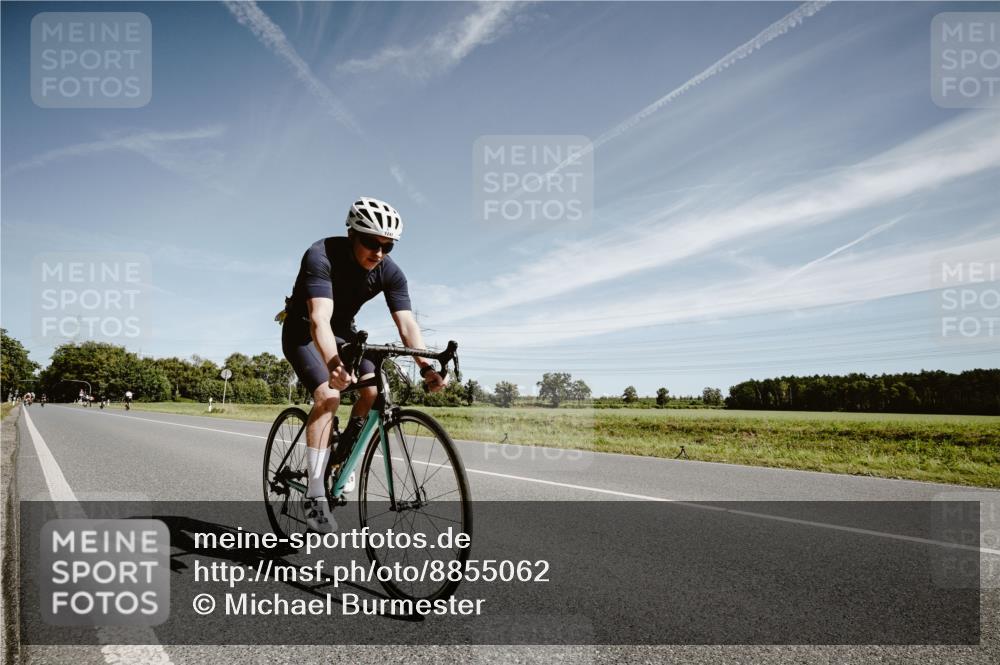 07.09.2025 - 19. Norderstedt Triathlon Michael Burmester http://msf.ph/oto/8855062 07.09.2025 12:03:44 Radfahren 1241 meine-sportfotos.de