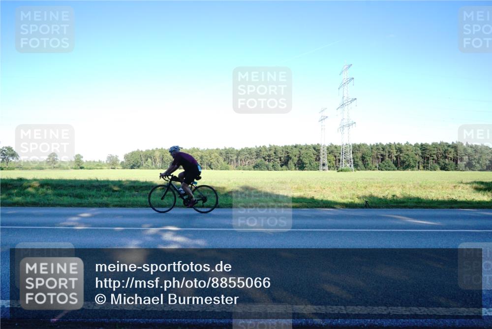07.09.2025 - 19. Norderstedt Triathlon Michael Burmester http://msf.ph/oto/8855066 07.09.2025 16:45:01 Radfahren  meine-sportfotos.de