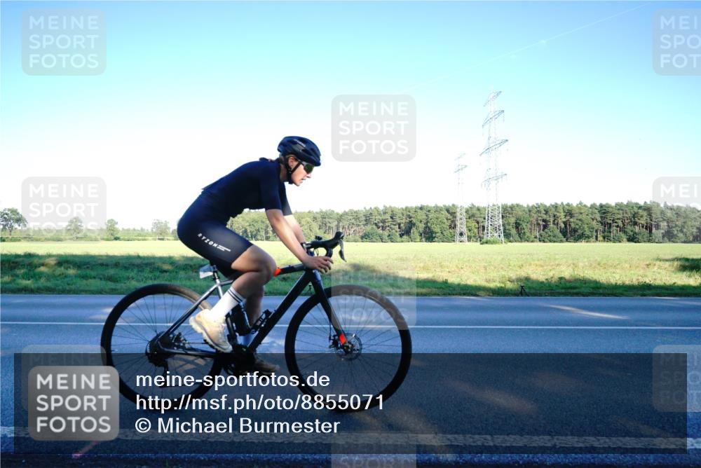 07.09.2025 - 19. Norderstedt Triathlon Michael Burmester http://msf.ph/oto/8855071 07.09.2025 16:45:41 Radfahren 941 meine-sportfotos.de