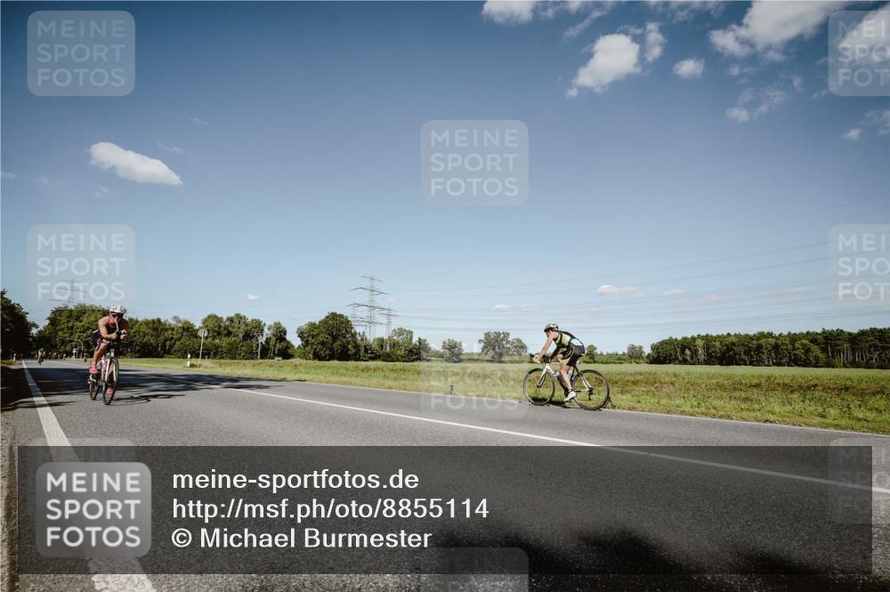 07.09.2025 - 19. Norderstedt Triathlon Michael Burmester http://msf.ph/oto/8855114 07.09.2025 15:07:49 Radfahren 464 meine-sportfotos.de