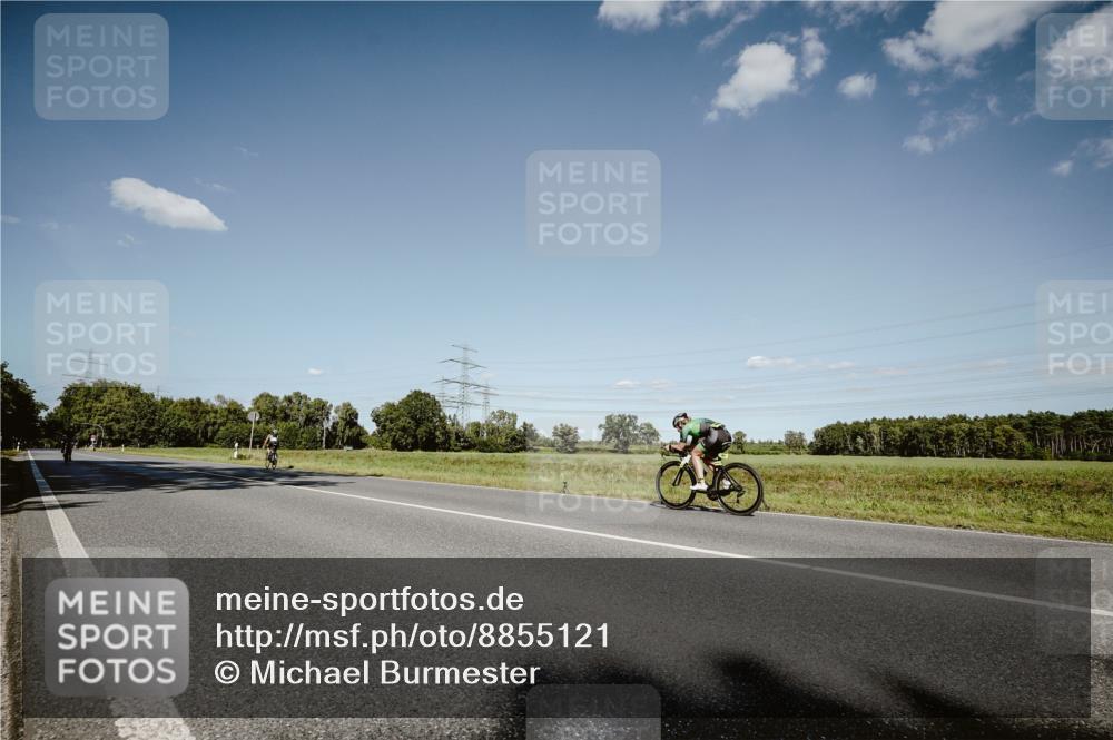07.09.2025 - 19. Norderstedt Triathlon Michael Burmester http://msf.ph/oto/8855121 07.09.2025 15:07:51 Radfahren 442, 464 meine-sportfotos.de