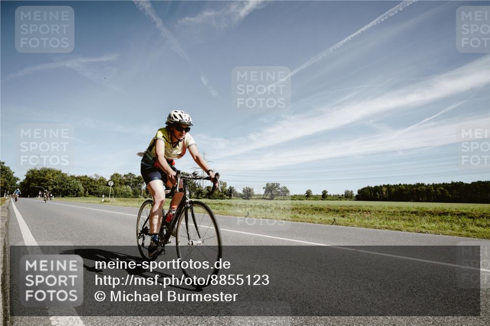 07.09.2025 - 19. Norderstedt Triathlon Michael Burmester http://msf.ph/oto/8855123 07.09.2025 12:04:39 Radfahren 860 meine-sportfotos.de