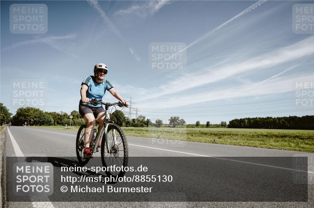 07.09.2025 - 19. Norderstedt Triathlon Michael Burmester http://msf.ph/oto/8855130 07.09.2025 12:04:45 Radfahren 715, 1252 meine-sportfotos.de