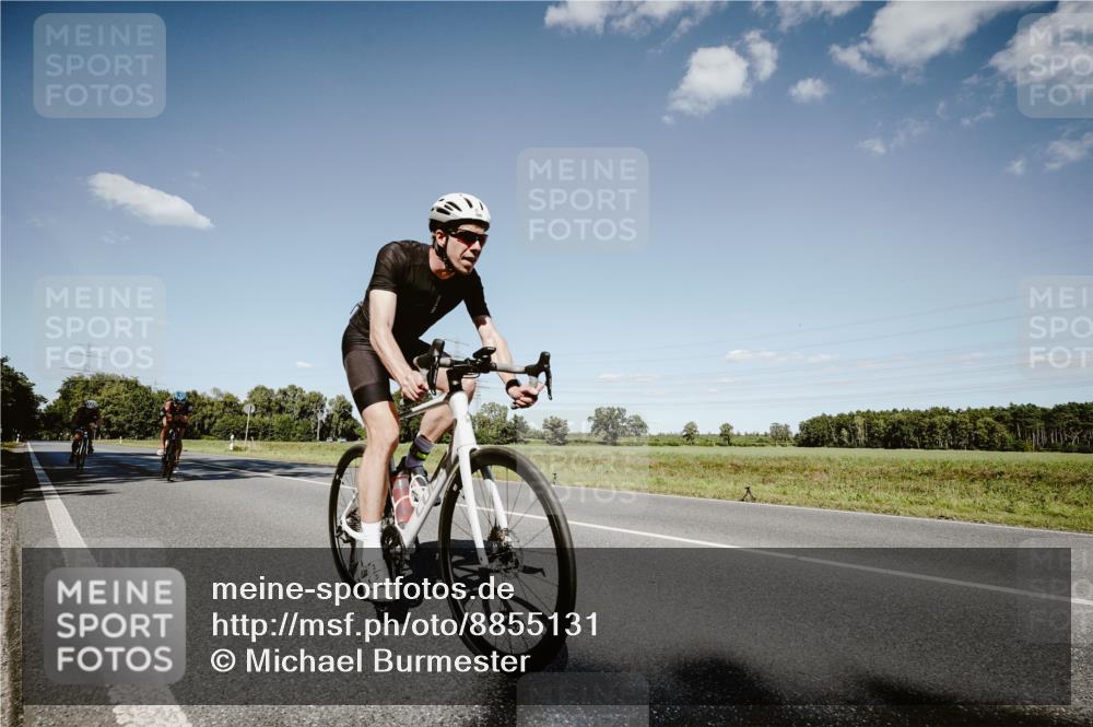 07.09.2025 - 19. Norderstedt Triathlon Michael Burmester http://msf.ph/oto/8855131 07.09.2025 15:08:09 Radfahren 438, 463, 956 meine-sportfotos.de