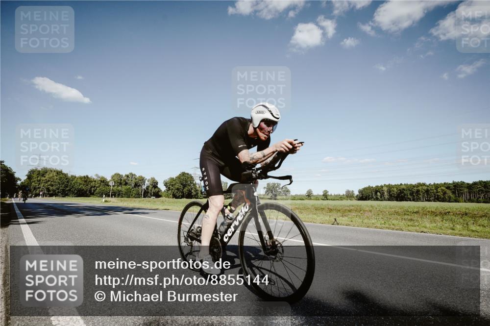 07.09.2025 - 19. Norderstedt Triathlon Michael Burmester http://msf.ph/oto/8855144 07.09.2025 15:08:24 Radfahren 402, 1511 meine-sportfotos.de