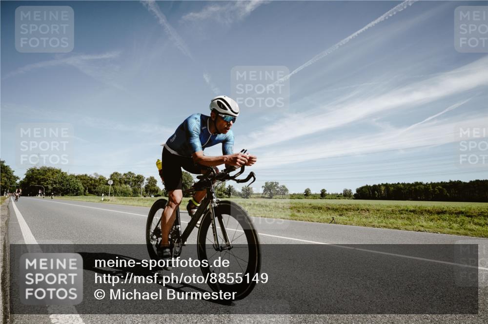 07.09.2025 - 19. Norderstedt Triathlon Michael Burmester http://msf.ph/oto/8855149 07.09.2025 12:04:57 Radfahren 195, 215, 1309 meine-sportfotos.de