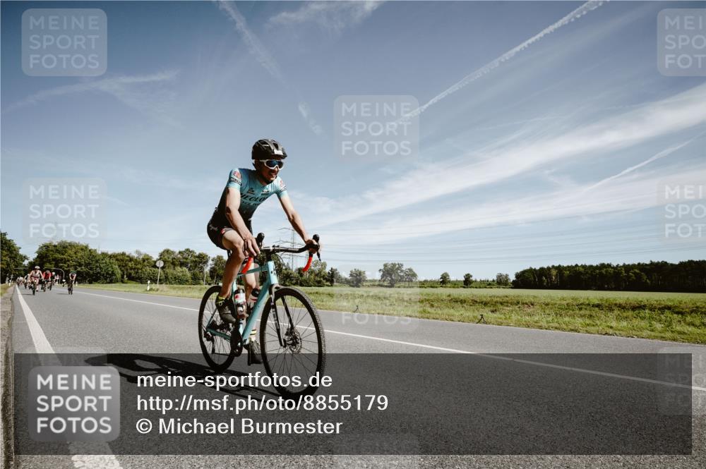 07.09.2025 - 19. Norderstedt Triathlon Michael Burmester http://msf.ph/oto/8855179 07.09.2025 12:05:14 Radfahren 168, 697, 724, 1239 meine-sportfotos.de