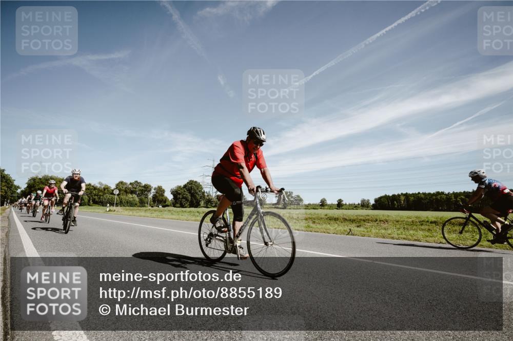 07.09.2025 - 19. Norderstedt Triathlon Michael Burmester http://msf.ph/oto/8855189 07.09.2025 12:05:18 Radfahren 168, 227, 720, 724, 727, 1311, 1339 meine-sportfotos.de