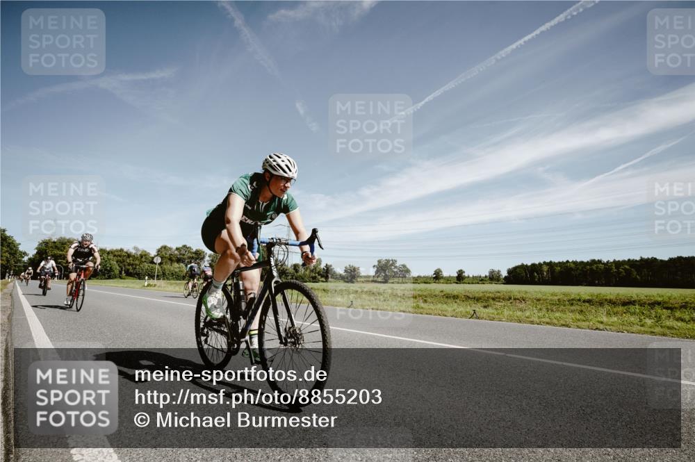 07.09.2025 - 19. Norderstedt Triathlon Michael Burmester http://msf.ph/oto/8855203 07.09.2025 12:05:20 Radfahren 169, 227, 720, 724, 727, 1311, 1339 meine-sportfotos.de