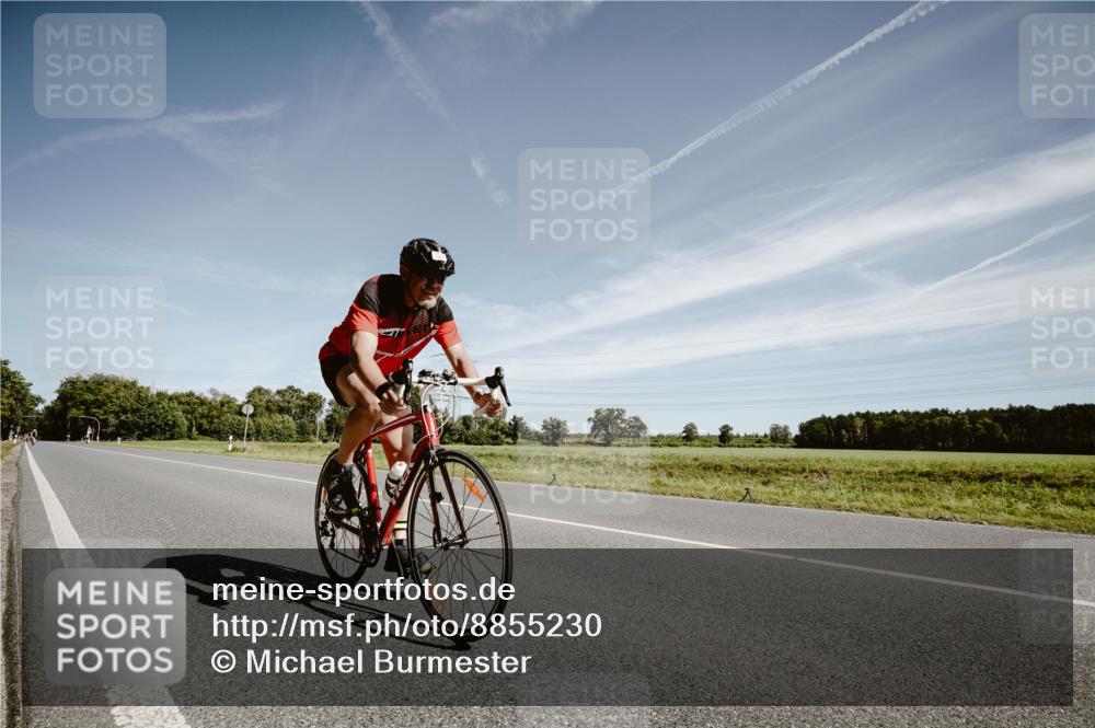 07.09.2025 - 19. Norderstedt Triathlon Michael Burmester http://msf.ph/oto/8855230 07.09.2025 12:05:33 Radfahren 182, 260 meine-sportfotos.de