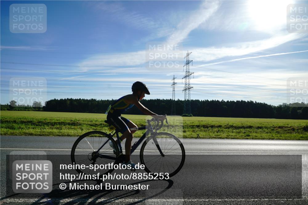 07.09.2025 - 19. Norderstedt Triathlon Michael Burmester http://msf.ph/oto/8855253 07.09.2025 09:40:14 Radfahren 592, 617 meine-sportfotos.de