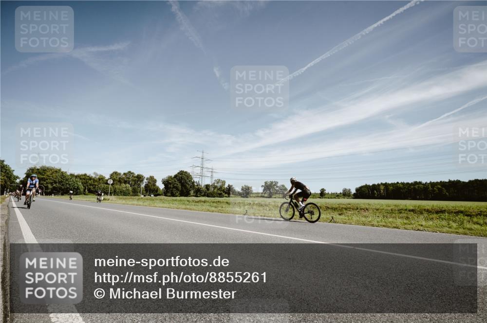 07.09.2025 - 19. Norderstedt Triathlon Michael Burmester http://msf.ph/oto/8855261 07.09.2025 12:05:53 Radfahren 213, 717, 741 meine-sportfotos.de