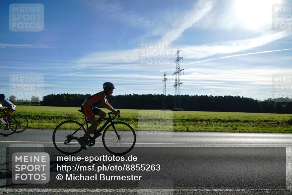 07.09.2025 - 19. Norderstedt Triathlon Michael Burmester http://msf.ph/oto/8855263 07.09.2025 09:40:31 Radfahren 554, 577 meine-sportfotos.de