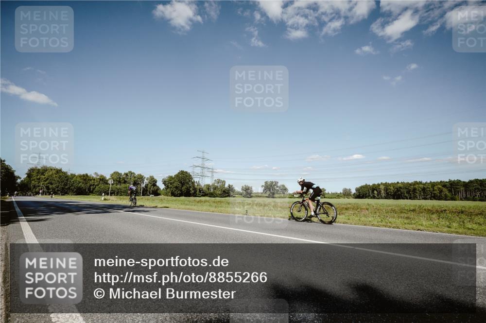 07.09.2025 - 19. Norderstedt Triathlon Michael Burmester http://msf.ph/oto/8855266 07.09.2025 15:10:01 Radfahren 953 meine-sportfotos.de