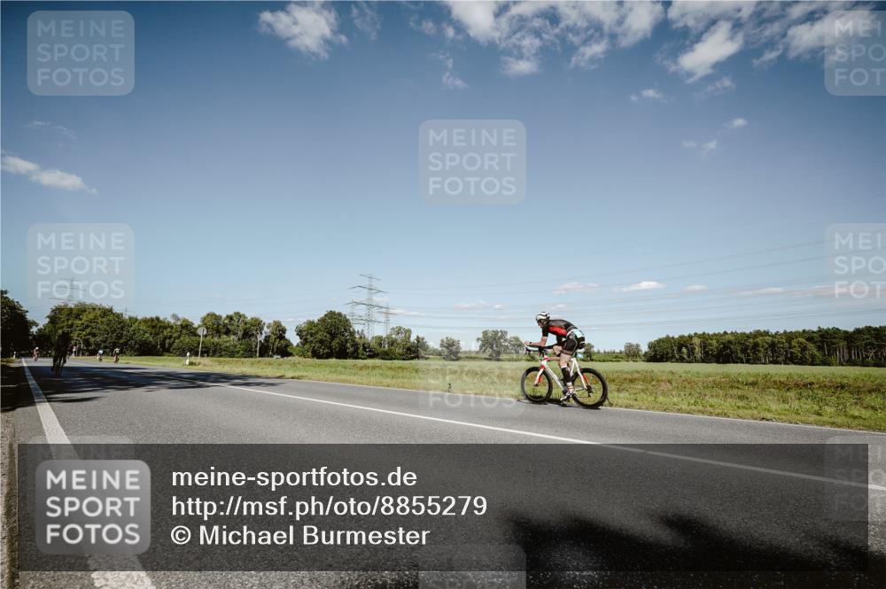 07.09.2025 - 19. Norderstedt Triathlon Michael Burmester http://msf.ph/oto/8855279 07.09.2025 15:10:14 Radfahren 387, 440 meine-sportfotos.de