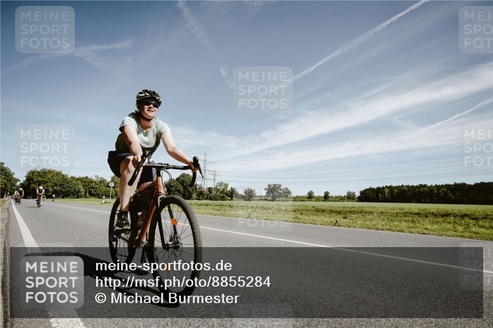 07.09.2025 - 19. Norderstedt Triathlon Michael Burmester http://msf.ph/oto/8855284 07.09.2025 12:06:10 Radfahren 156, 1233, 1272 meine-sportfotos.de