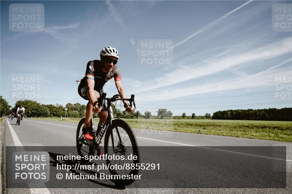 07.09.2025 - 19. Norderstedt Triathlon Michael Burmester http://msf.ph/oto/8855291 07.09.2025 12:06:14 Radfahren 189, 1233, 1272 meine-sportfotos.de