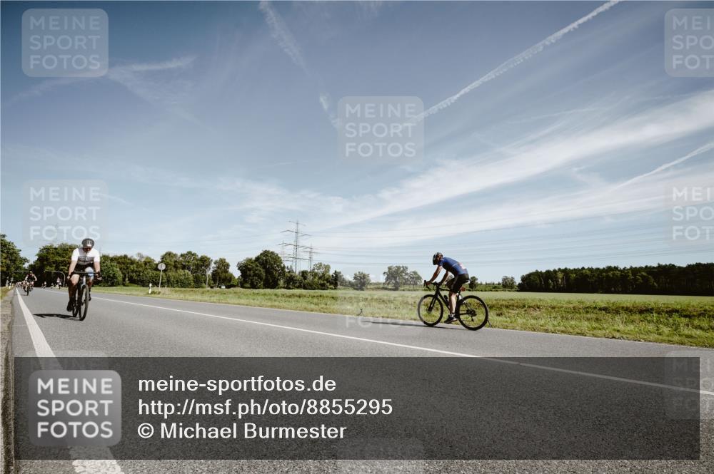 07.09.2025 - 19. Norderstedt Triathlon Michael Burmester http://msf.ph/oto/8855295 07.09.2025 12:06:14 Radfahren 189, 1233, 1272 meine-sportfotos.de