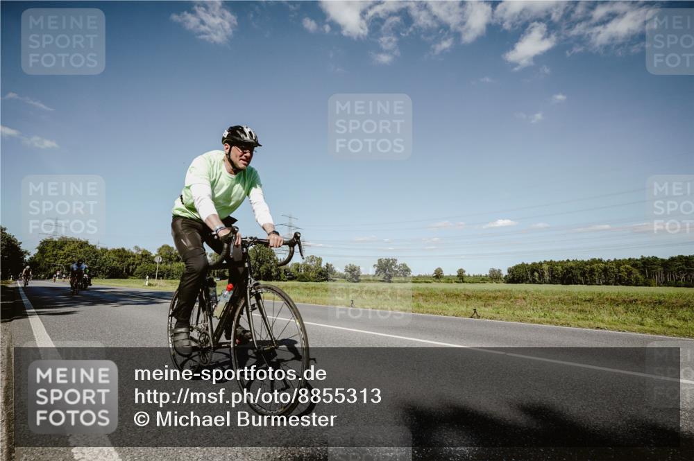 07.09.2025 - 19. Norderstedt Triathlon Michael Burmester http://msf.ph/oto/8855313 07.09.2025 15:10:35 Radfahren 469, 905, 1480, 1537 meine-sportfotos.de