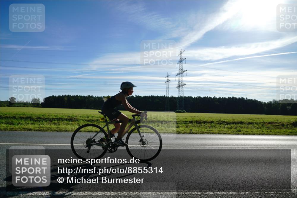 07.09.2025 - 19. Norderstedt Triathlon Michael Burmester http://msf.ph/oto/8855314 07.09.2025 09:41:47 Radfahren 608, 621 meine-sportfotos.de