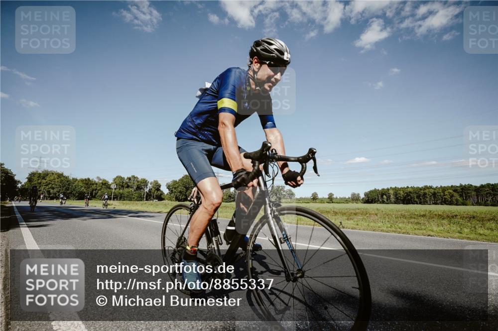 07.09.2025 - 19. Norderstedt Triathlon Michael Burmester http://msf.ph/oto/8855337 07.09.2025 15:10:45 Radfahren 475, 946, 967 meine-sportfotos.de