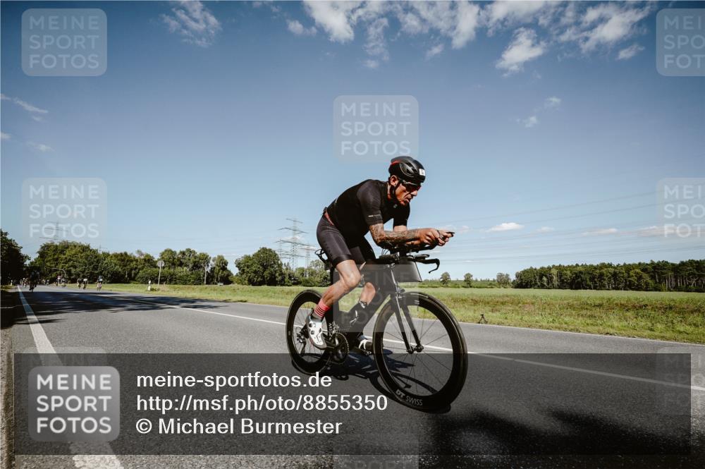 07.09.2025 - 19. Norderstedt Triathlon Michael Burmester http://msf.ph/oto/8855350 07.09.2025 15:10:51 Radfahren 932, 951 meine-sportfotos.de