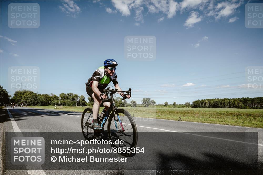07.09.2025 - 19. Norderstedt Triathlon Michael Burmester http://msf.ph/oto/8855354 07.09.2025 15:10:55 Radfahren 932, 1500 meine-sportfotos.de
